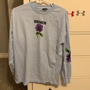 Broken long sleeve